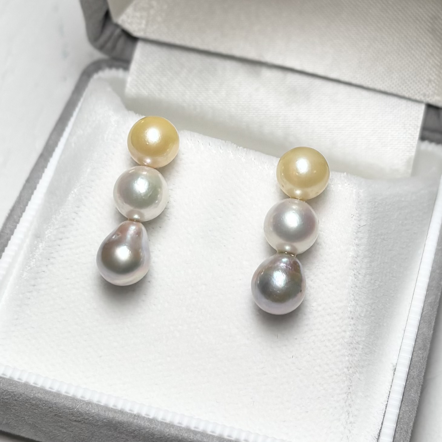 アコヤ真珠 3連パールピアス ホワイト イエロー グレー 6-6.5mm 6.5
