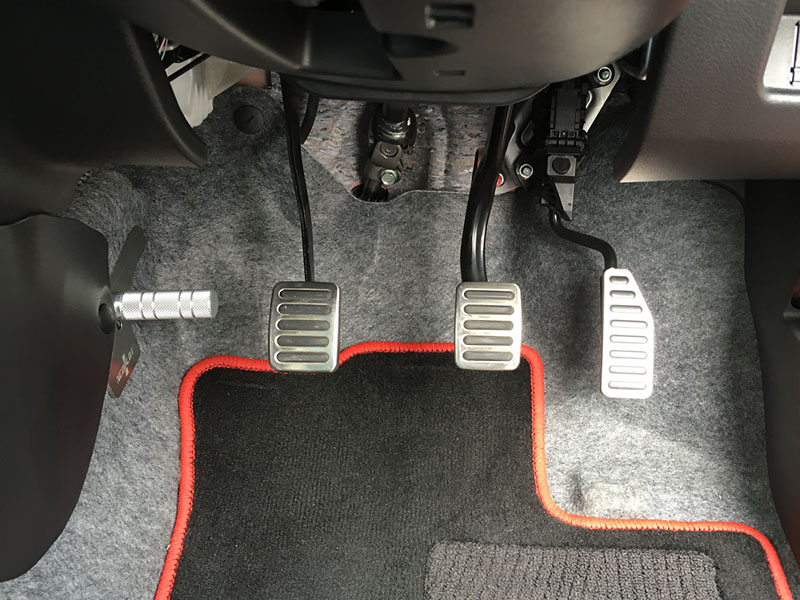 新製品のご案内】 アルト ワークス・ターボRS用のNEOPLOTフットレスト