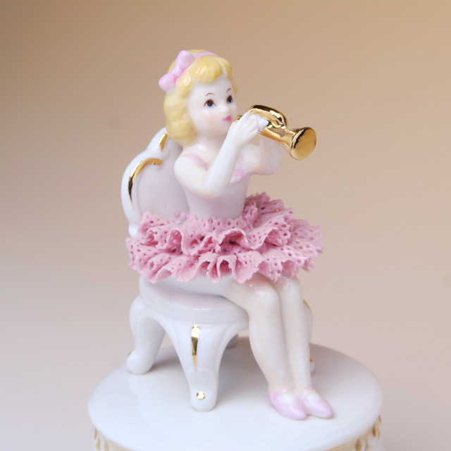 ラッパの少女 レース人形オルゴール 音楽雑貨・アクセサリー専門店