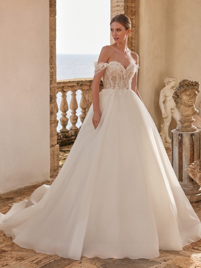 MEDUSA｜Aライン｜ウエディングドレス｜PRONOVIAS（プロノビアス