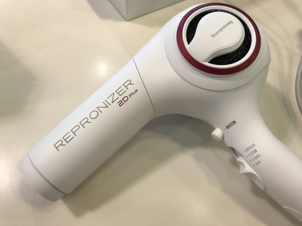 どっちが買い！？】髪が潤うドライヤー、レプロナイザー3Dと2Dの違い