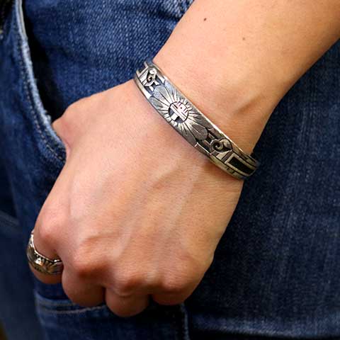 サンフェイスのおすすめバングル ホピ族アーティスト | インディアン