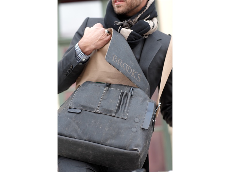 BROOKS（ブルックス）EUSTON SHOULDER BAG （ユーストンショルダー