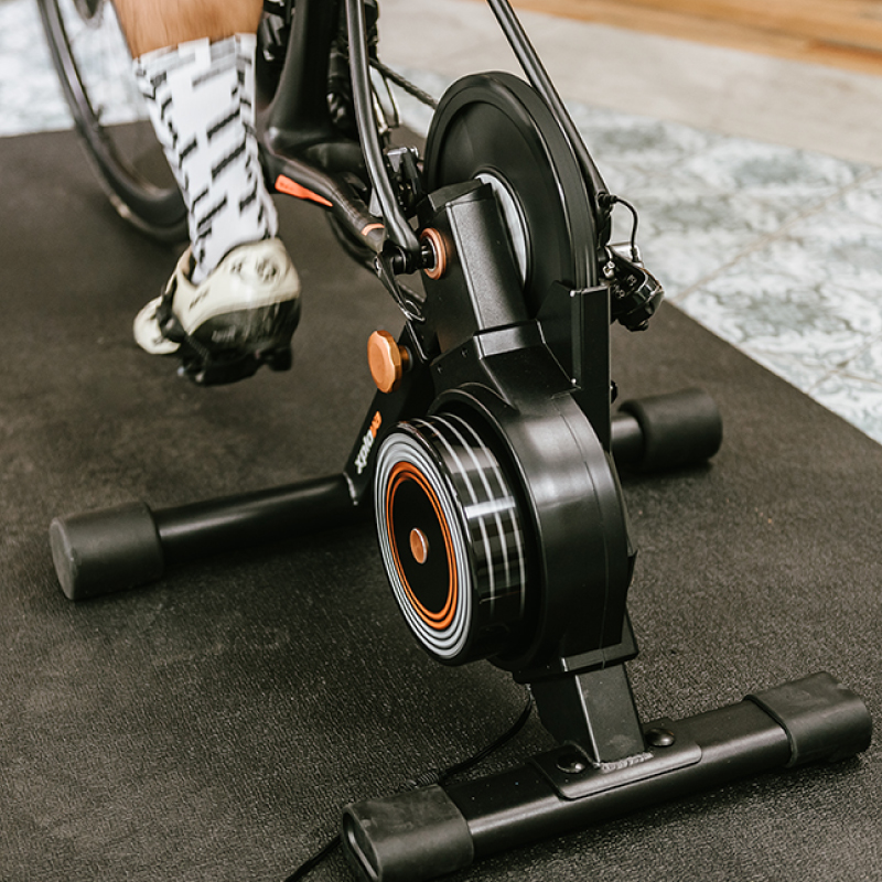 Xplova（エクスプローバ）NOZA SMART TRAINER （ノザスマート