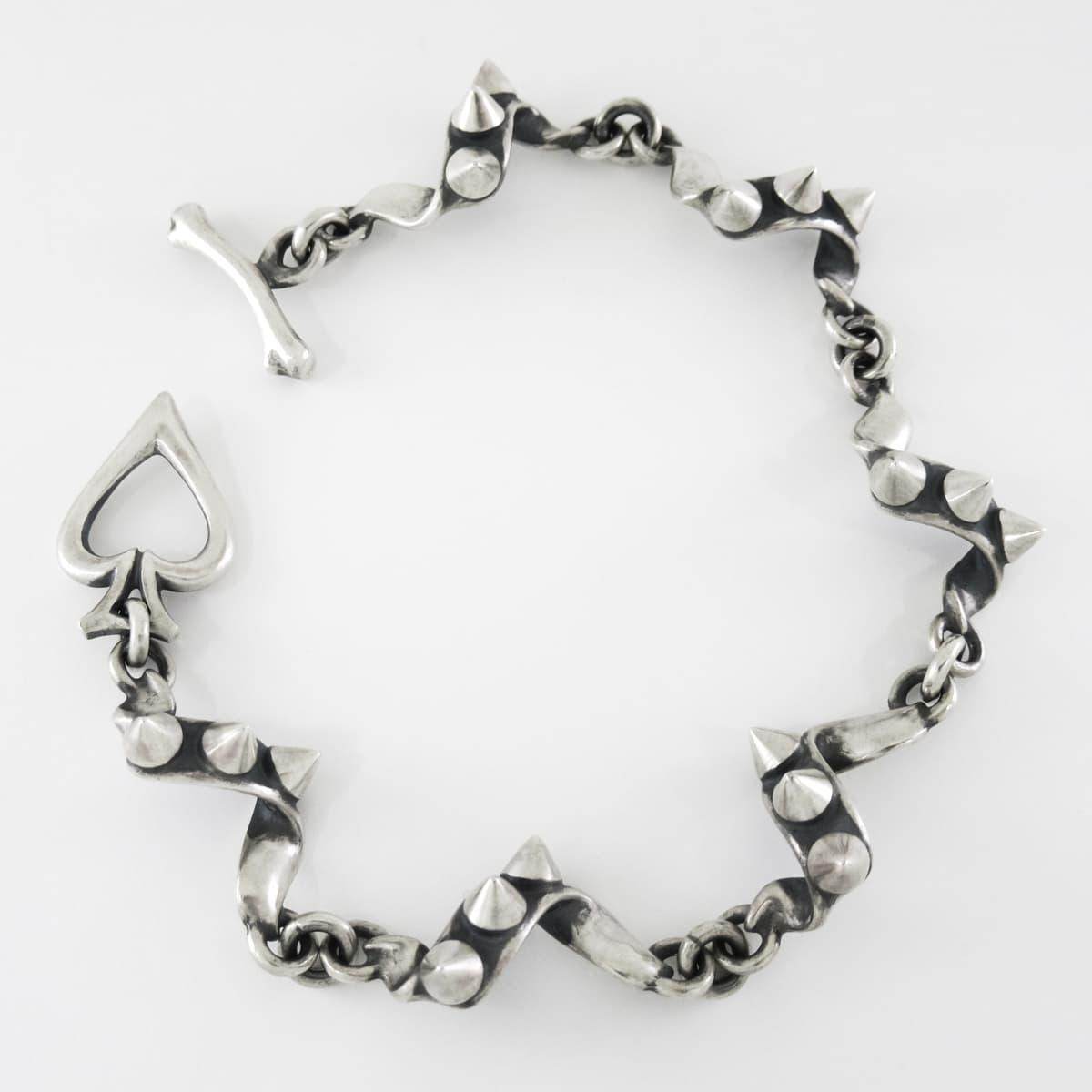 ラットレース - スタッズオンリボンブレスレット ヘイト – RAT RACE