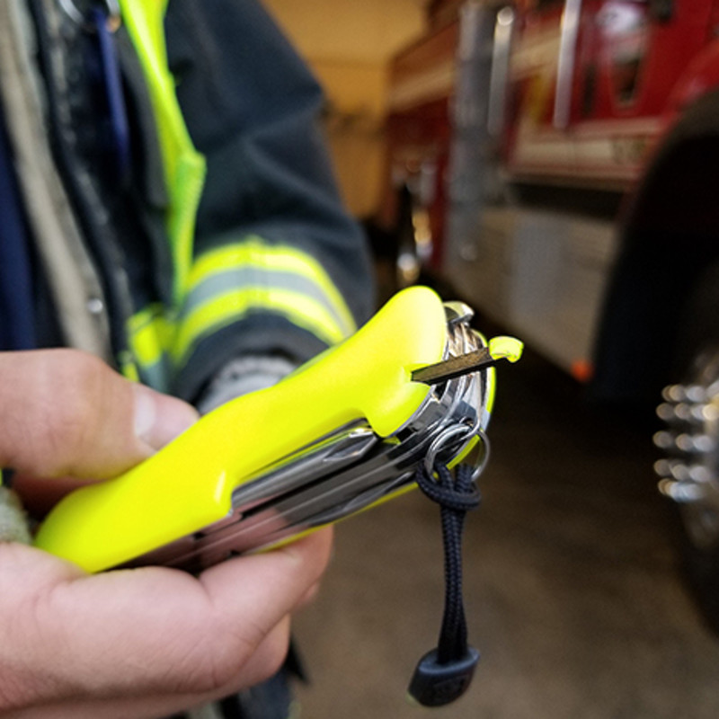 Firefly｜スイスアーミーナイフに収納可能なファイヤースターター