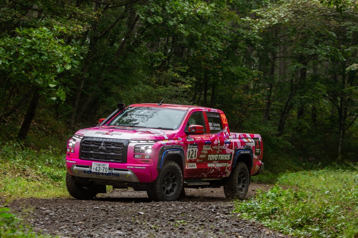 ラリー北海道：XCRスプリントカップに参戦した三菱トライトンが存在感