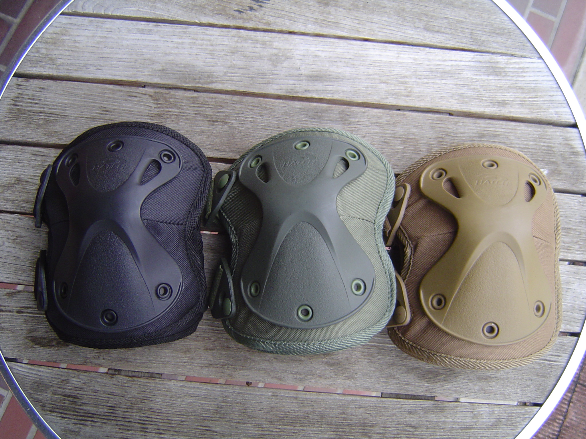 XTAK400ニーパッド(HATCH) ミリタリーグッズ、自衛隊グッズ、迷彩服の