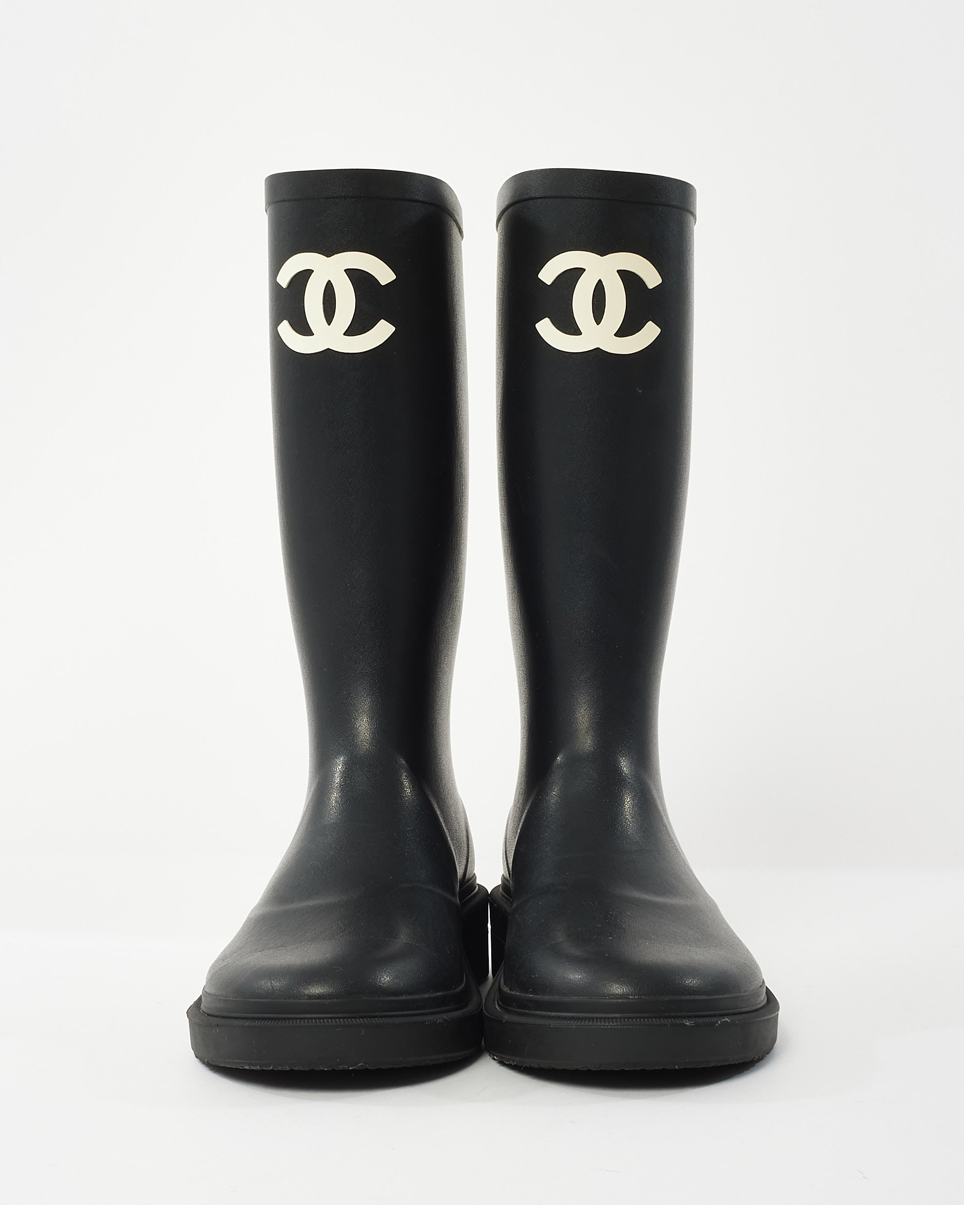 Buy Chanel Black Rubber CC Logo Rainboots - 37 - Authenticated Pre