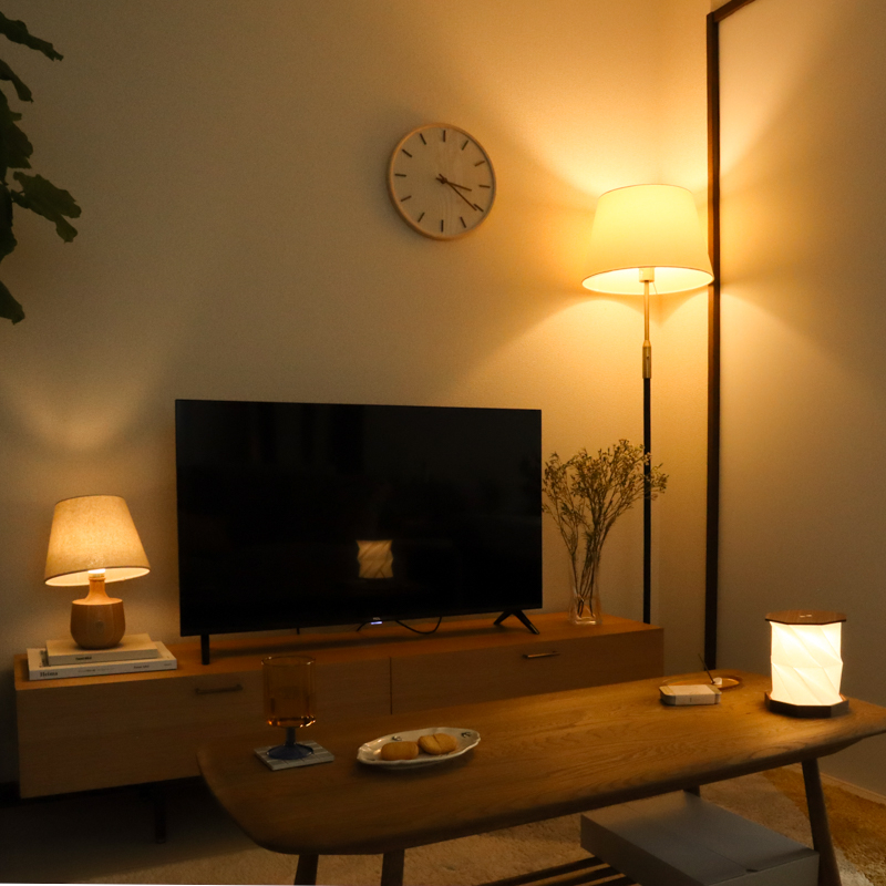 わたしの愛用品-帰宅後のくつろぎ時間が充実フロアライトDeliciaで上質