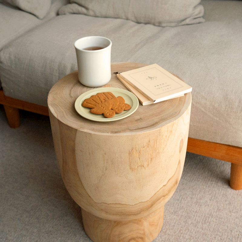 わたしの愛用品-まるで天然木のオブジェ使い勝手のよいサイドテーブル