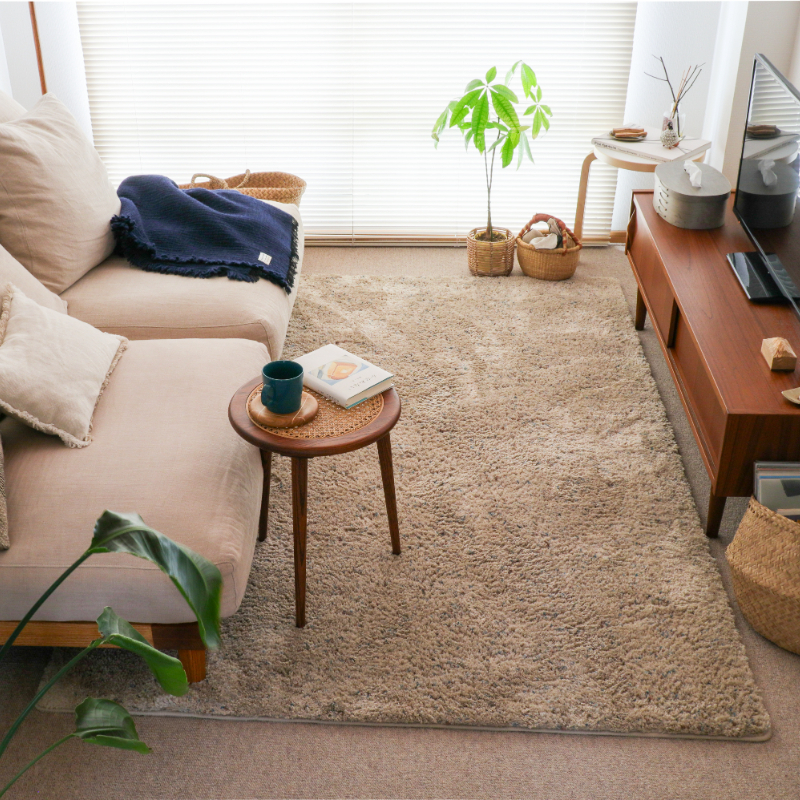 わたしの愛用品-大人気のラグマットLUCEを迎えて6畳のリビングが想像