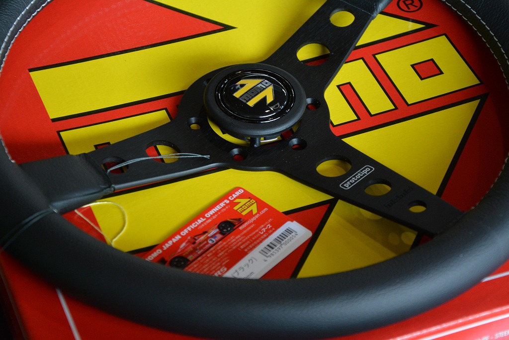 定番中の定番ステアリングが入荷momo prototipo(プロトティーポ) | RED