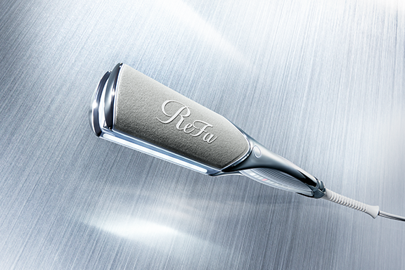 ワンストロークでうねり整う。隙なくツヤめく別格※1のストレート