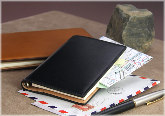 ダ・ヴィンチ グランデ アースレザー」システム手帳・ポケットサイズ