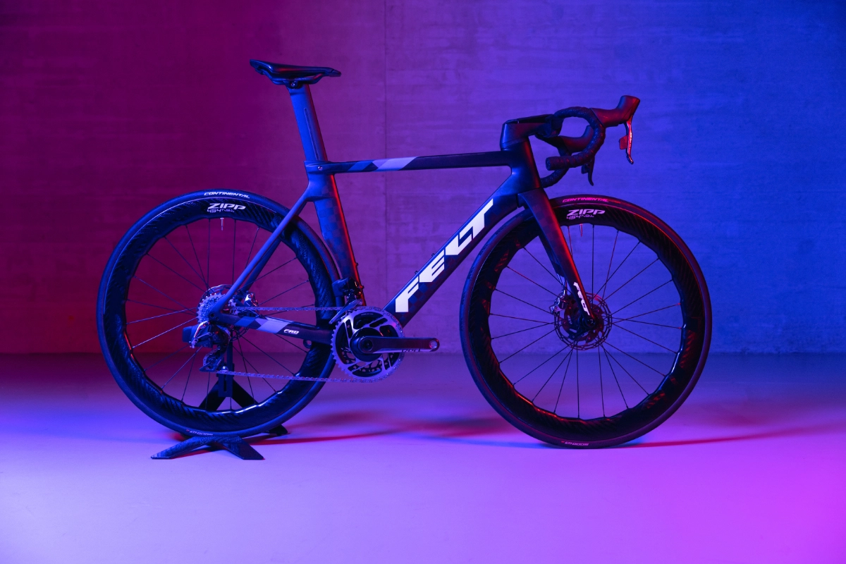 CARBON FIBER | Felt公式日本語Web