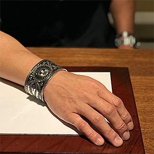 ナバホ族 Clendon Pete 1 1/2” リポウズ バングル 【送料無料】