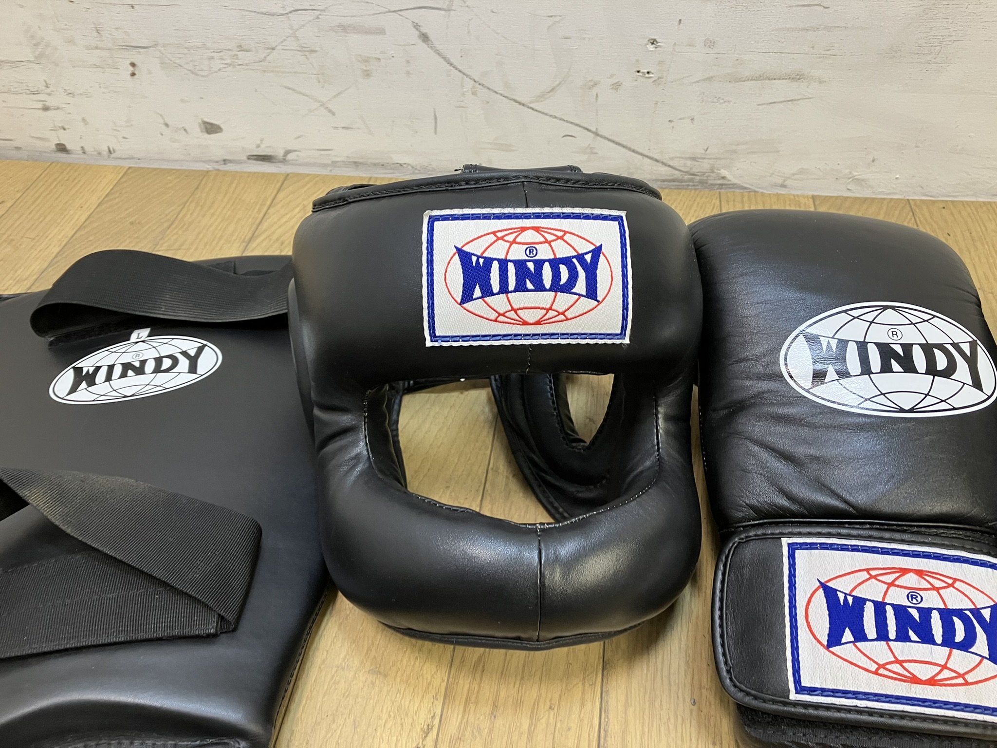 WINDY ウィンディ ヘッドギア （Mサイズ） グローブ（16オンス