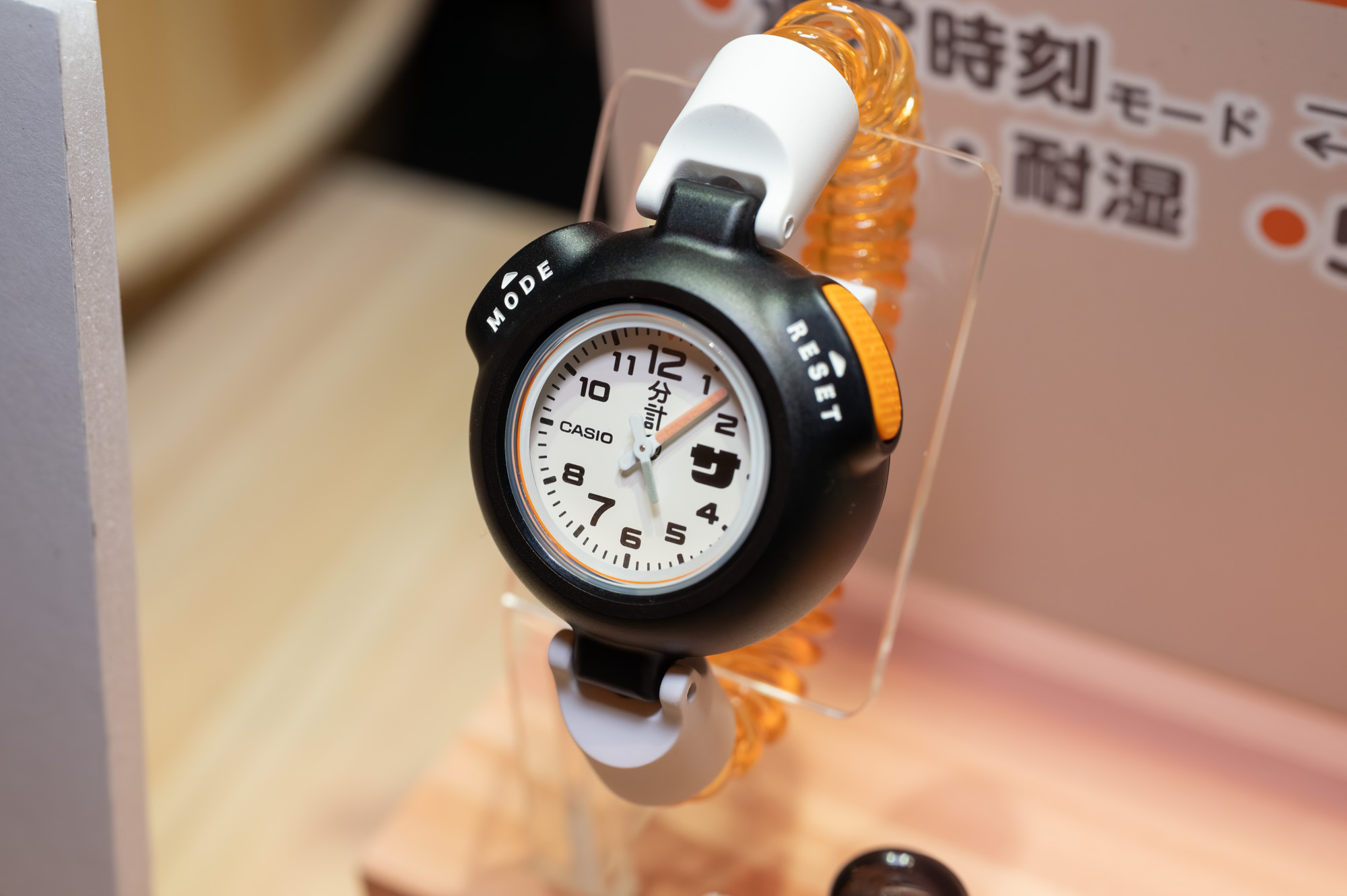 カシオ、サウナ専用「サ時計」発売 12分計搭載 - Impress Watch