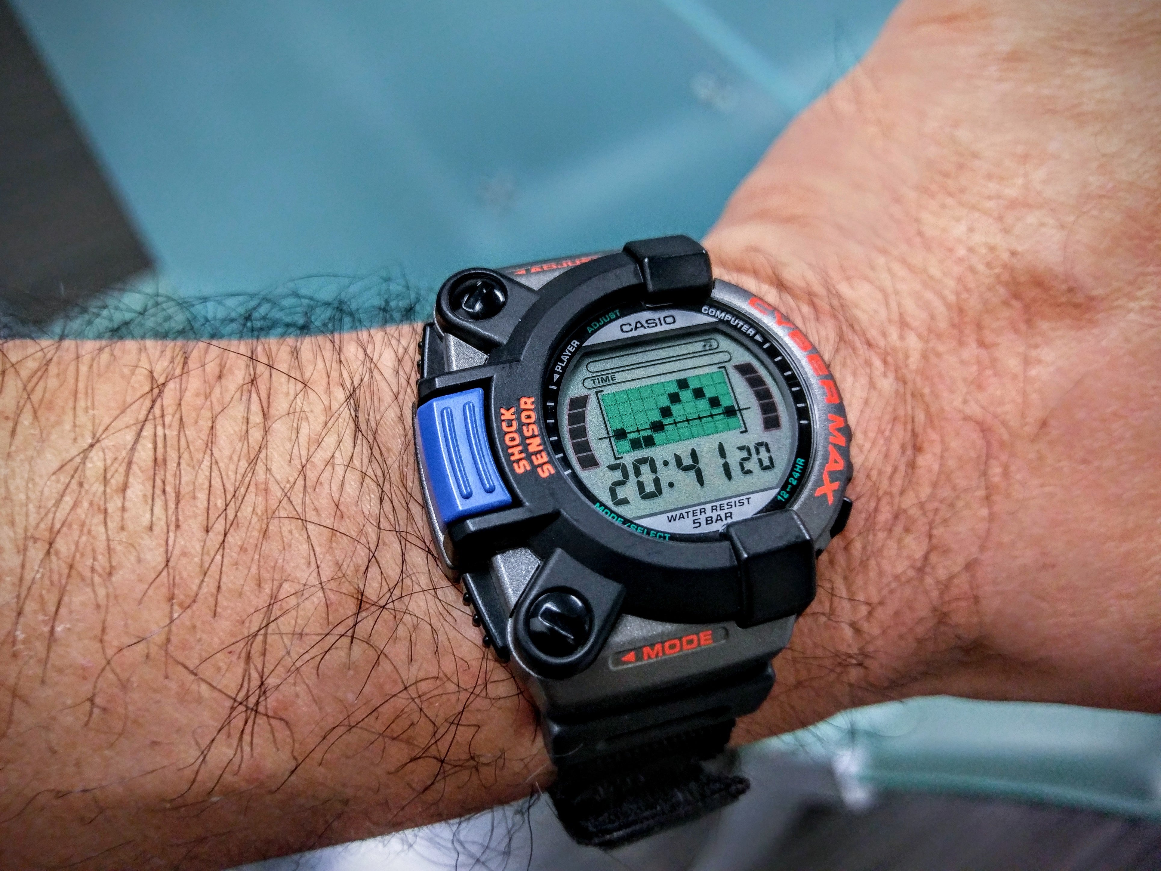 Weird-looking Casio punches its way from Japan: JG-300 Cyber Max