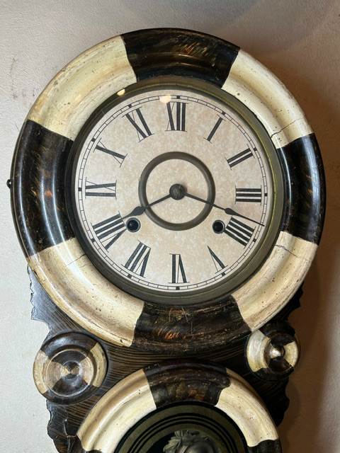 昔懐かしいアンティーク柱時計をお届け|WATERBURY