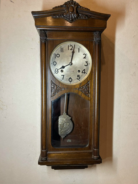 昔懐かしいアンティーク柱時計をお届け|WATERBURY