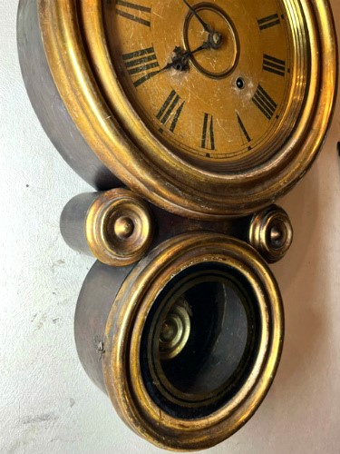 昔懐かしいアンティーク柱時計をお届け|WATERBURY