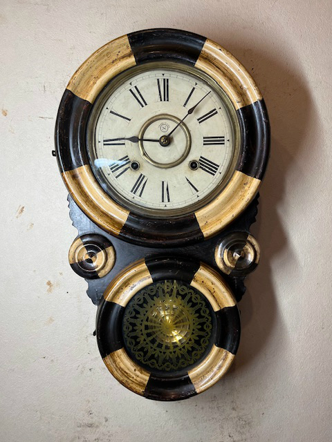 昔懐かしいアンティーク柱時計をお届け|WATERBURY