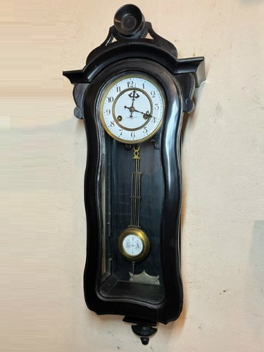 昔懐かしいアンティーク柱時計をお届け|WATERBURY