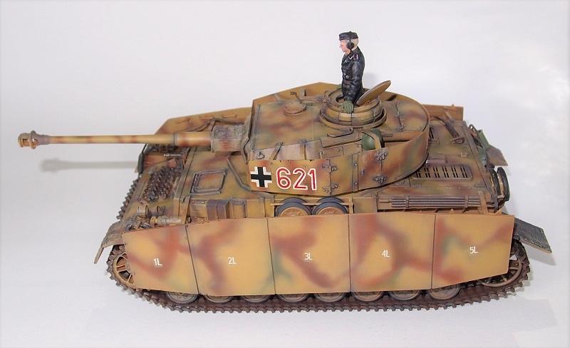 ドイツⅣ号戦車H型 （タミヤ旧キット 1/35）＞ 特集 プラモデル