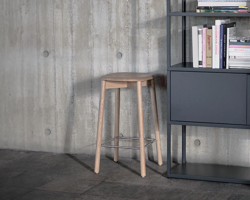 Soft Edge 82 Stool ソフトエッジ 82 スツール / HAY