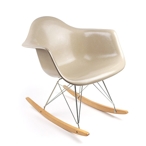 Fiberglass Arm Shell Chair (FRP) / MODERNICA