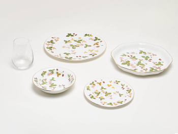 Wild Strawberry Plate 27cm - Wedgwood®