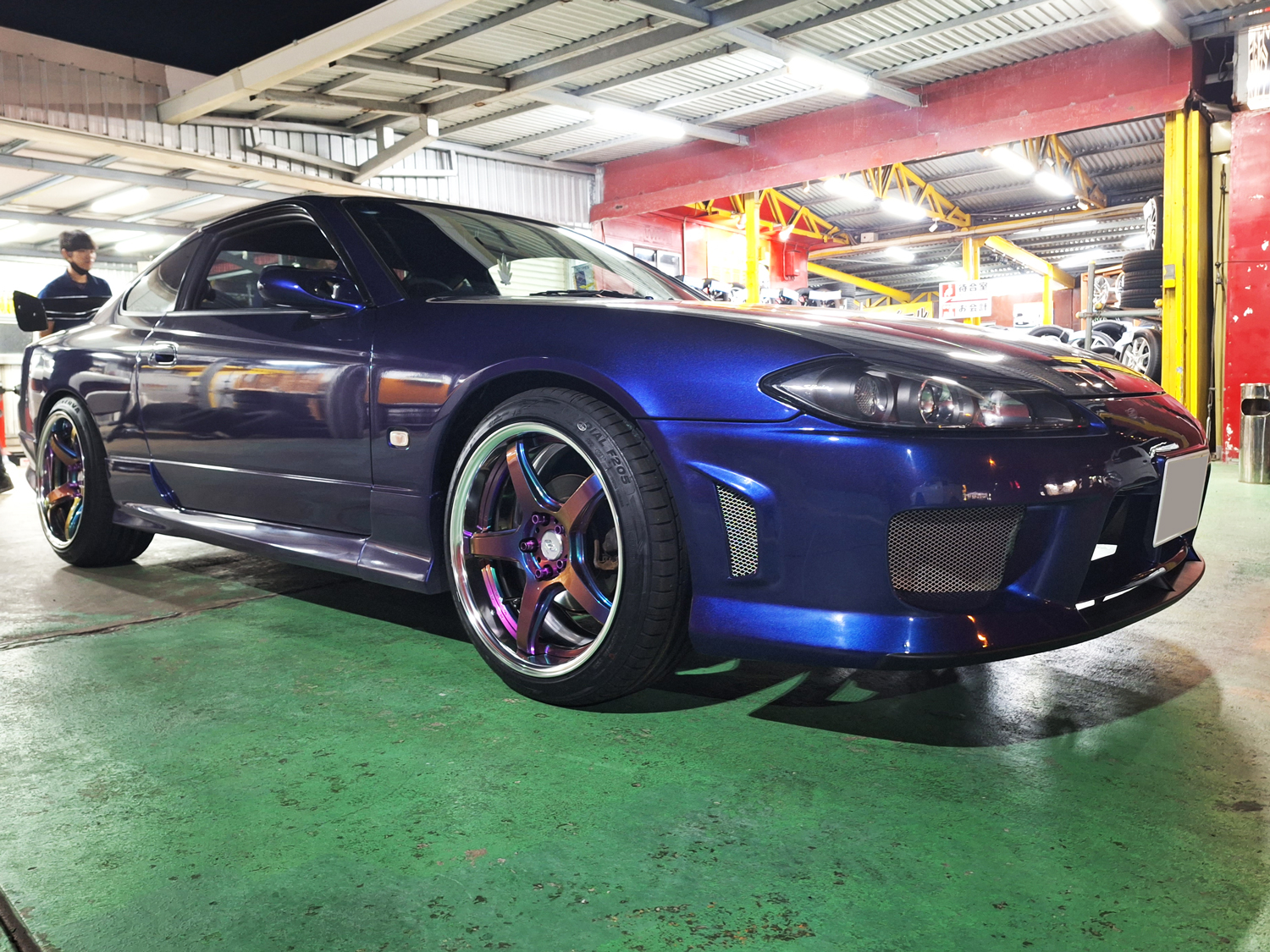 日産 シルビアS15 EMOTION T5R 2P 18×9J/10J MINERVA 225/40R18 235