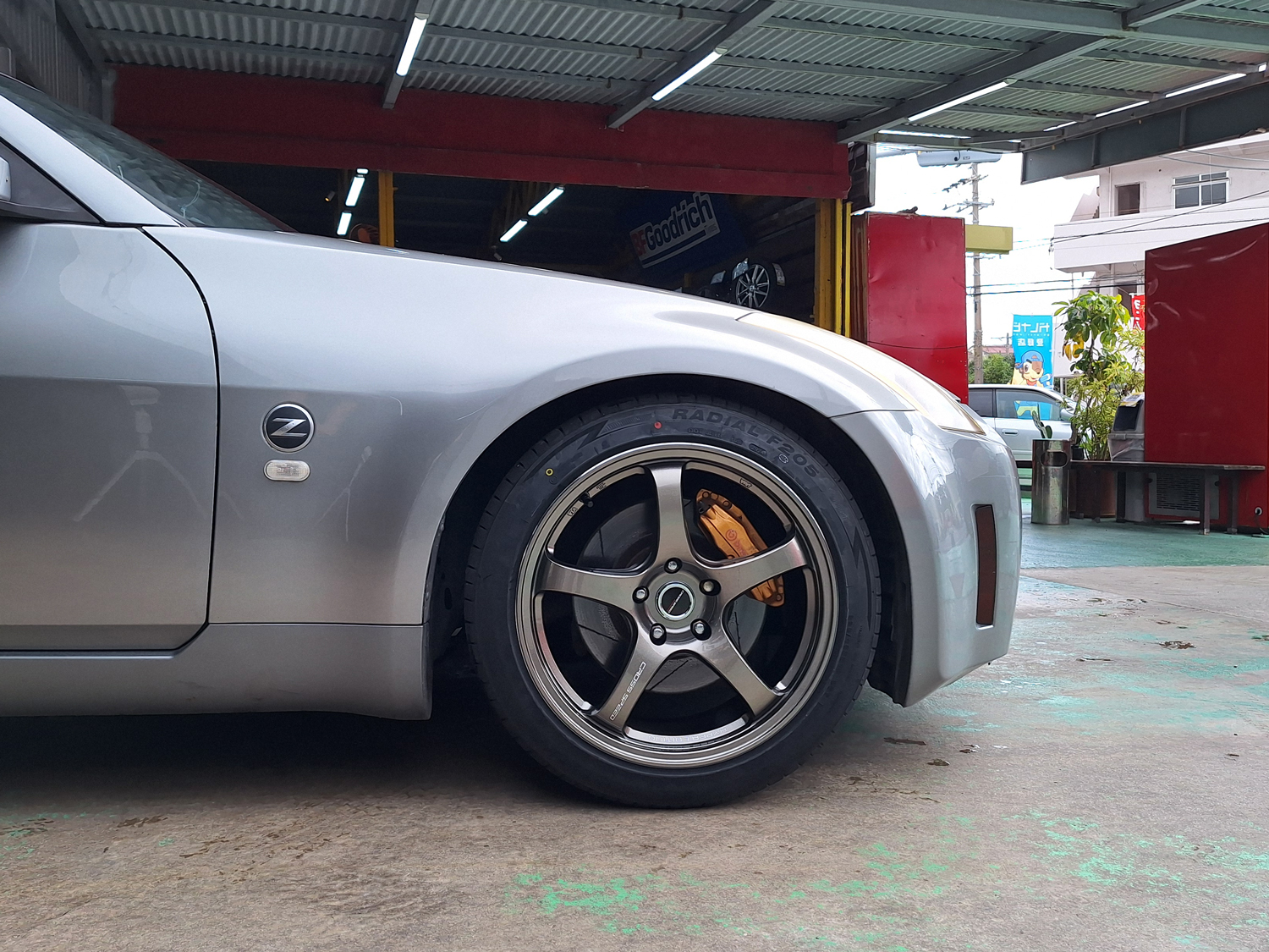 日産 Z33 CROSS SPEED CR5 18×8.5J/9.5J MINERVA 225/45R18 245/45R18