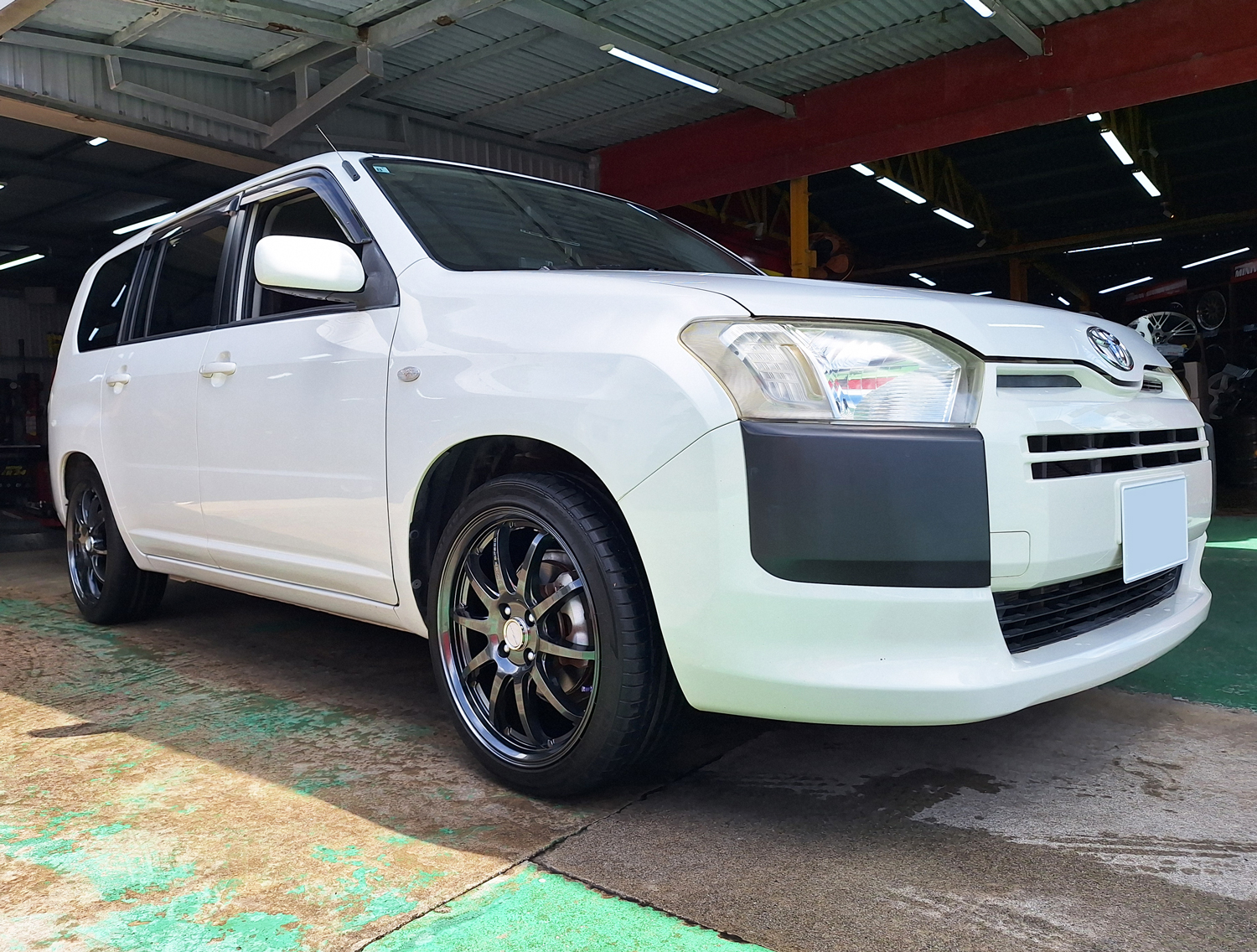 トヨタ プロボックス CROSS SPEED CR10 17×7J MINERVA 205/40R17