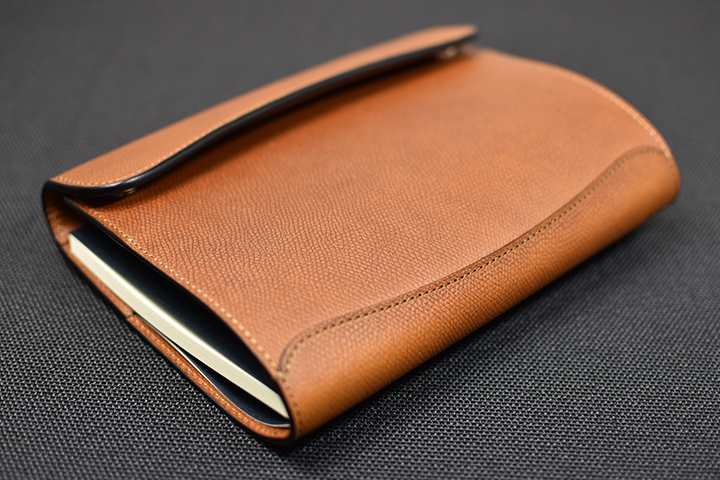 直営店限定・型押しミネルバリスシオ製革小物シリーズについてのお話