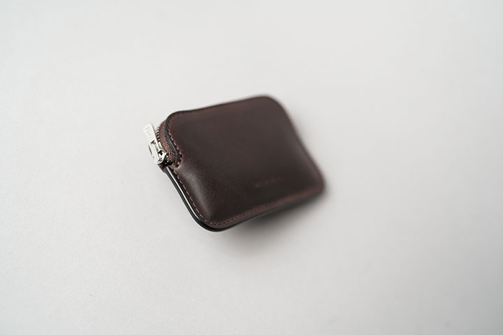 トスカーナからやってきたコードバンで製作したWILDSWANSの革小物