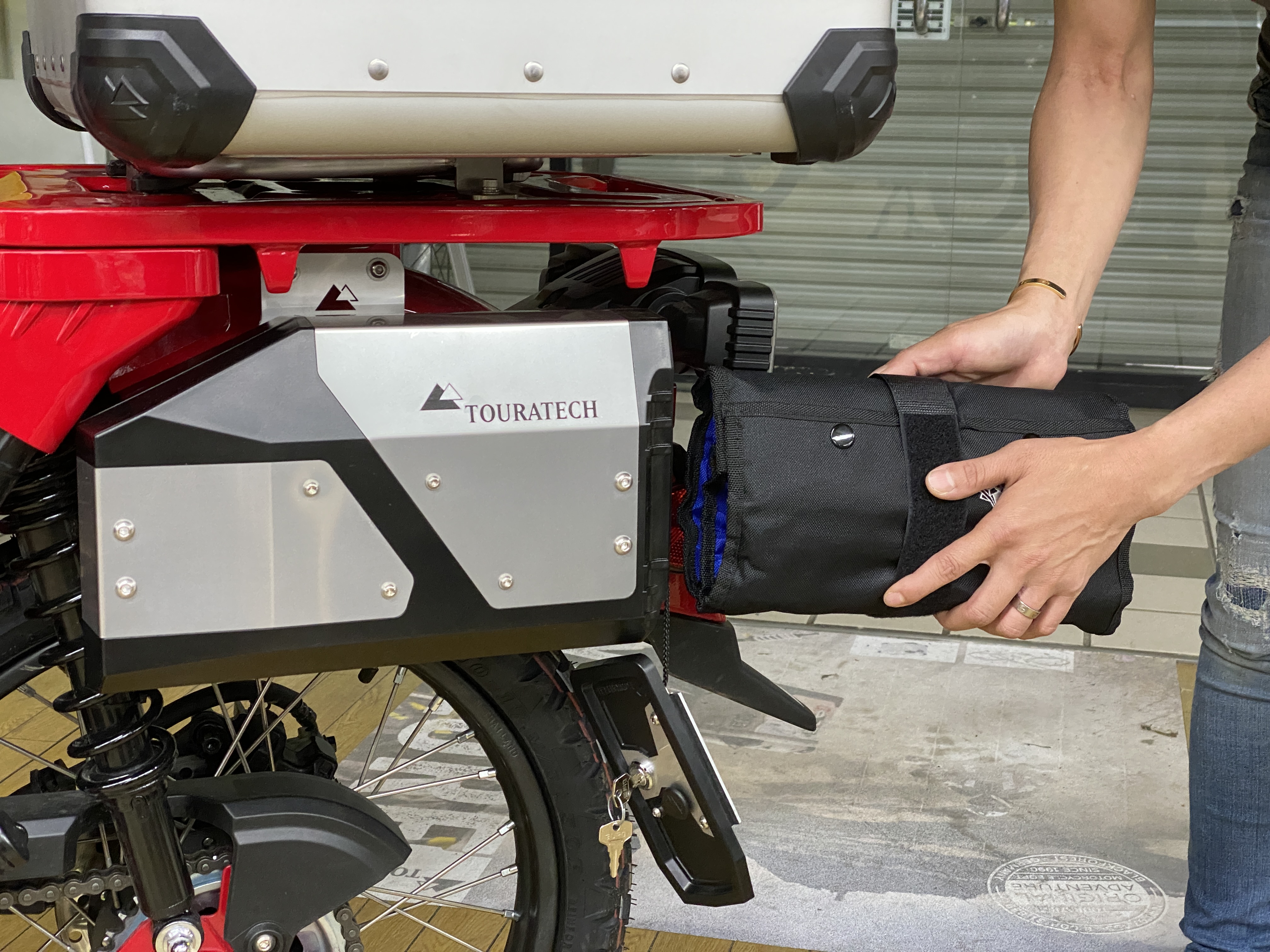 CT125ハンターカブ用ツールボックスJA55(JA65)