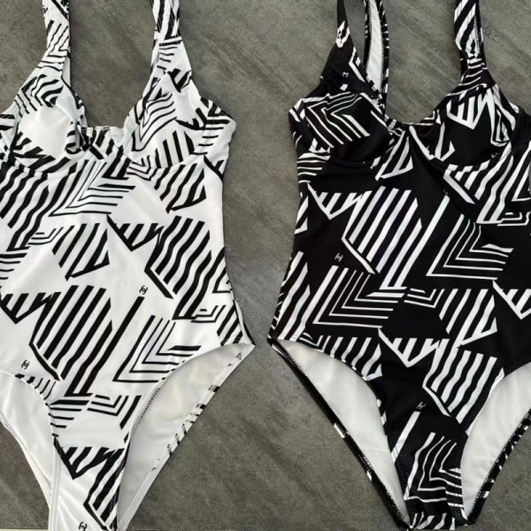 Chanel水着シャネル三角ビキニ ブランド スイムウェア ビーチグッズ