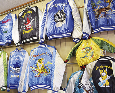 スカジャン「発祥の地」 ドブ板商店街が名乗り | 横須賀・三浦