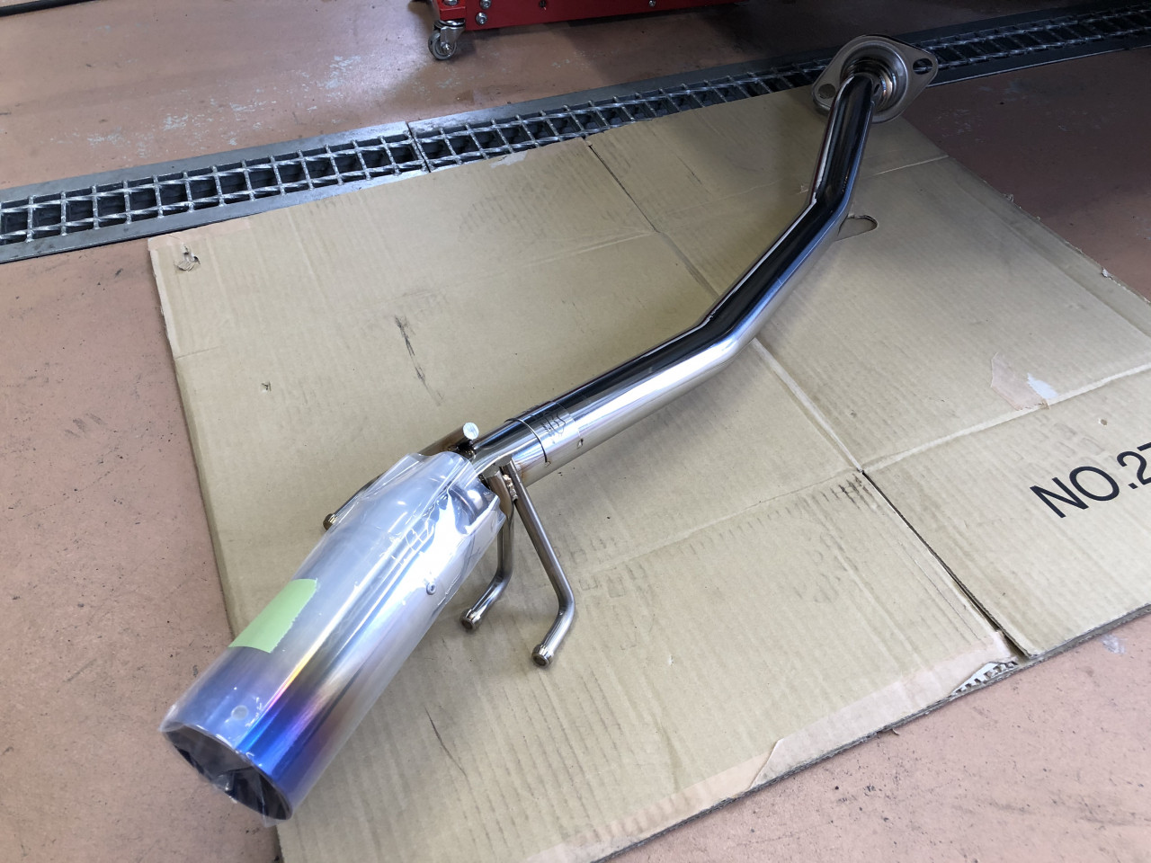 HONDA FD2 CIVIC TYPE-R ご納車前オプション作業 マフラー＋触媒交換