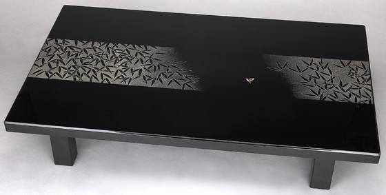 座卓・竹に雀沈金は、点彫りの技法が際立つ、美しく上品な座卓