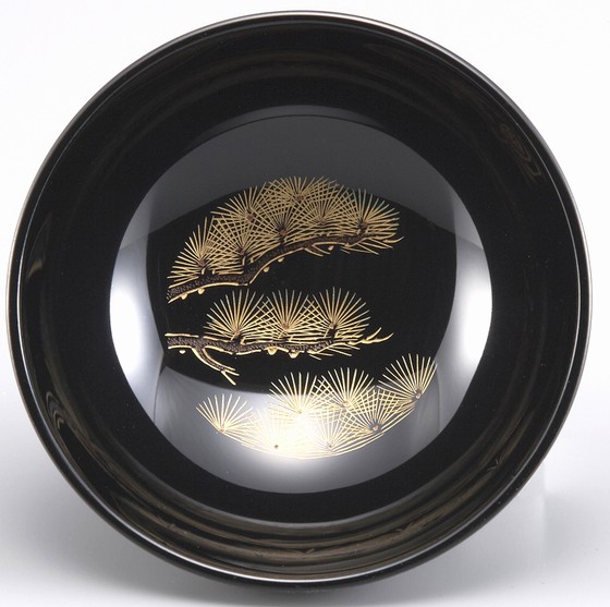 ぐいのみ・吉祥紋沈金 30,800円（税込） | 輪島塗の塗師屋 輪島漆器