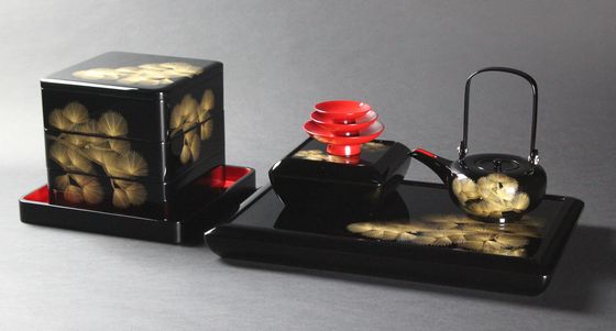 三段重箱（6.5寸隅丸型）松風沈金 429,000円（税込） | 輪島塗の塗師屋