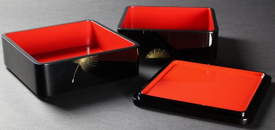 二段重箱 飛花沈金 209,000円（税込） | 輪島塗の塗師屋 輪島漆器大雅