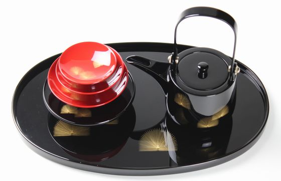 屠蘇器（小判盆型）寿松沈金 330,000円（税込） | 輪島塗の塗師屋 輪島