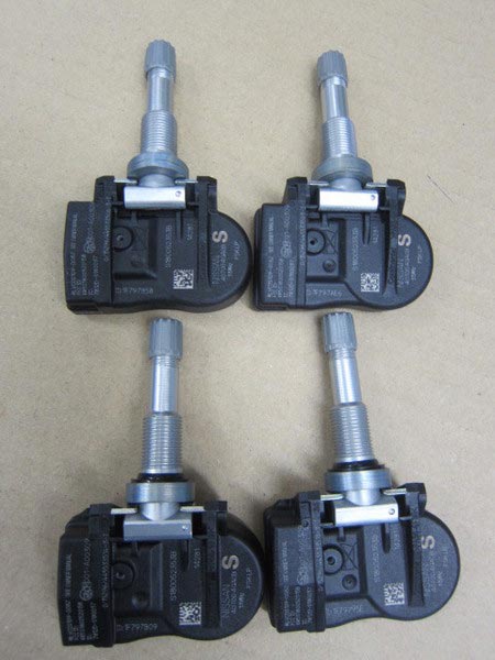 新型スカイライン（V37） 純正空気圧センサー（TPMS）について