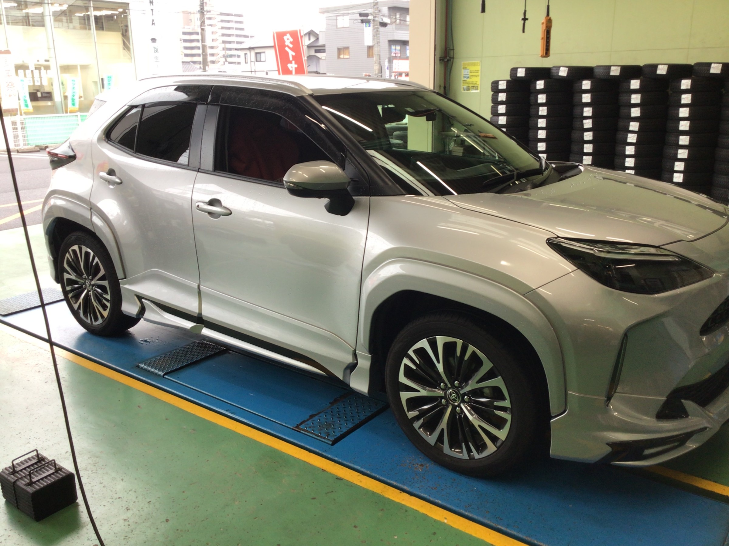 トヨタ ヤリスクロス スタッドレスタイヤホイールセット取り付け