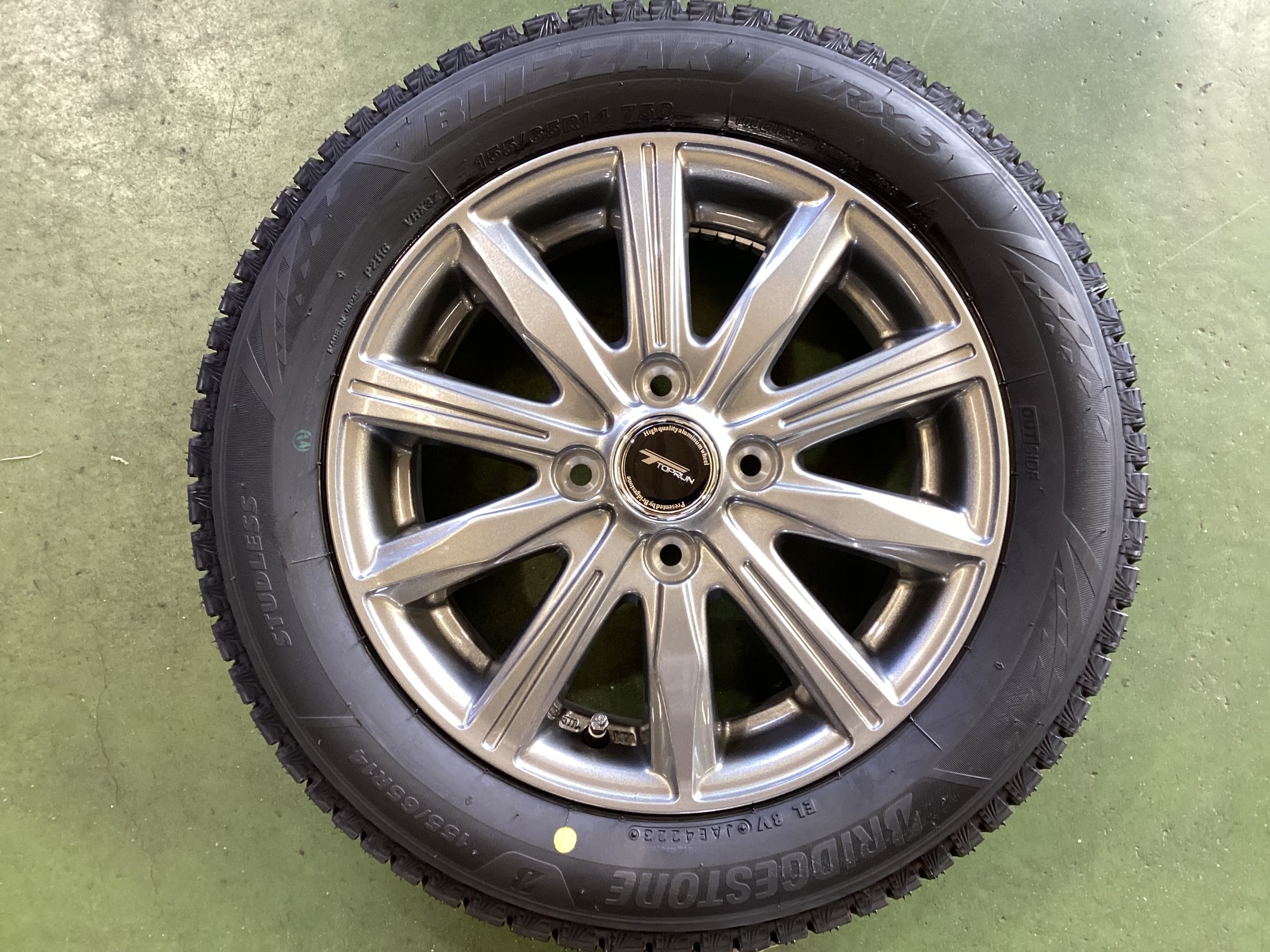 ホンダ N-BOX カスタム スタッドレスタイヤホイールセット取り付け